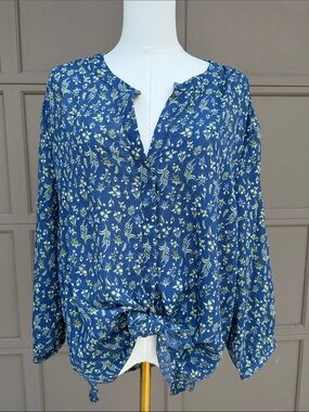 JACHS Girlfriend Blue Floral Tie-Front Blouse